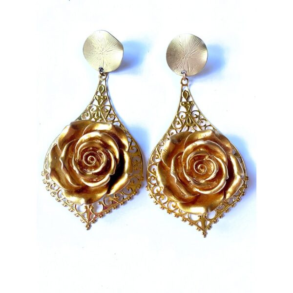 Pendientes latón baño dorado con flor de resina