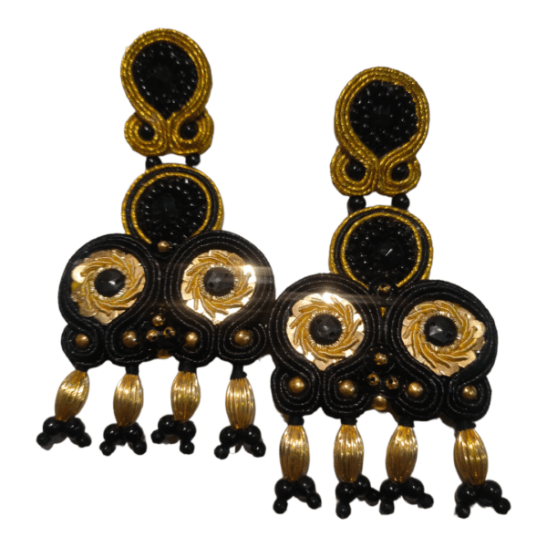 Pendiente de Soutache con Alamares Taurinos en Negro y Oro