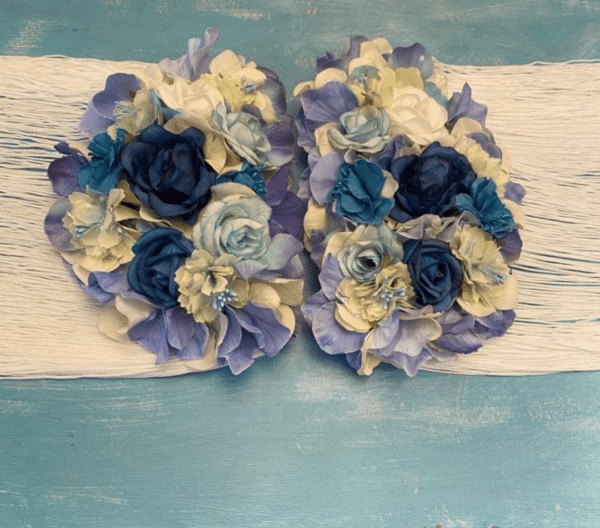Hombreras de Flores con Flecos Blancos